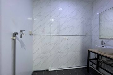 Crown Tower @ Empire City