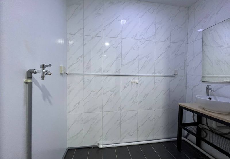 Crown Tower @ Empire City