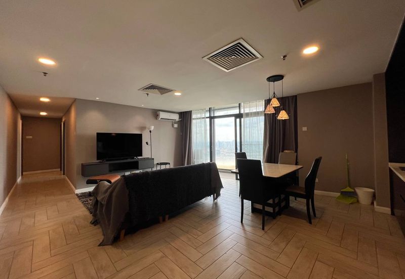 Crown Tower @ Empire City