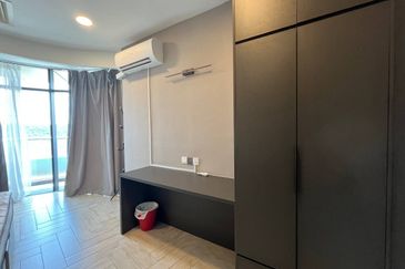 Crown Tower @ Empire City