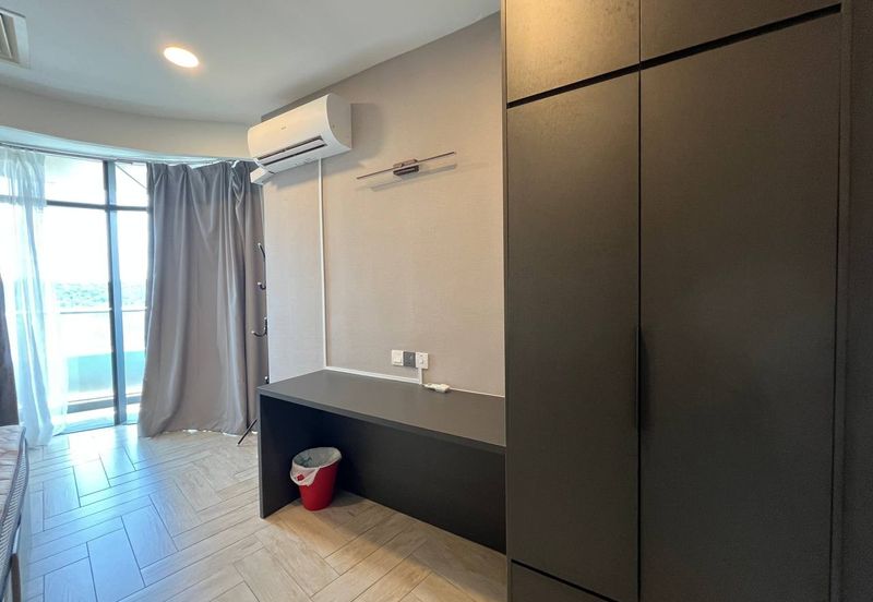 Crown Tower @ Empire City