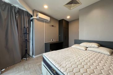 Crown Tower @ Empire City