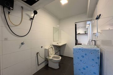 Halo Sunday @ Empire City