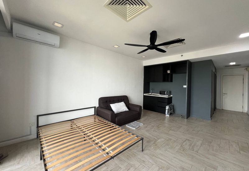 Crown Tower @ Empire City