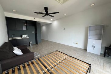 Crown Tower @ Empire City