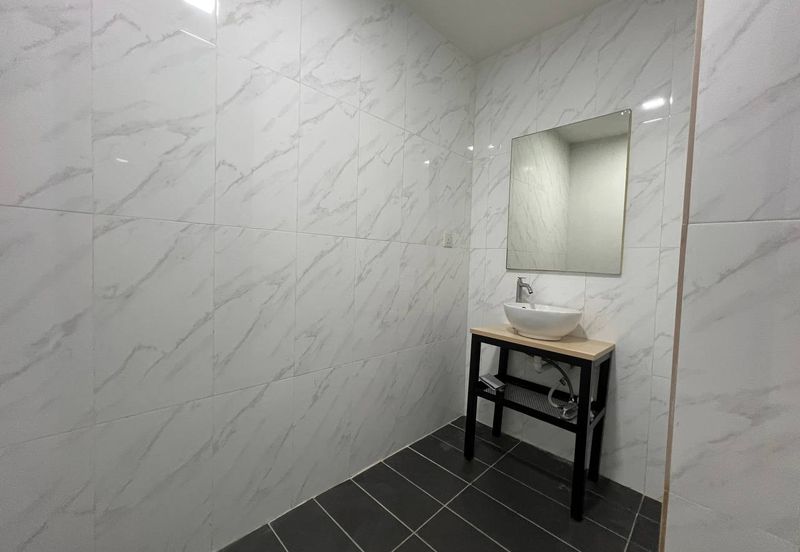 Crown Tower @ Empire City