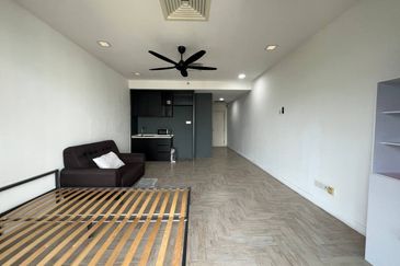 Crown Tower @ Empire City