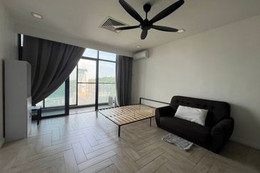 Crown Tower @ Empire City