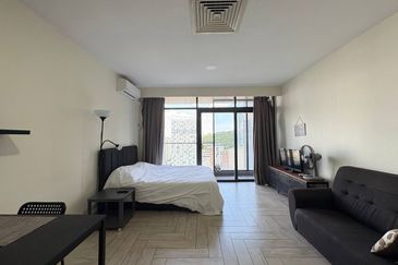 Crown Tower @ Empire City