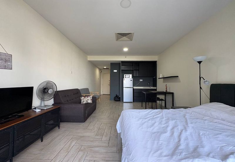 Crown Tower @ Empire City