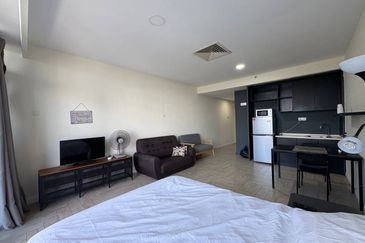 Crown Tower @ Empire City