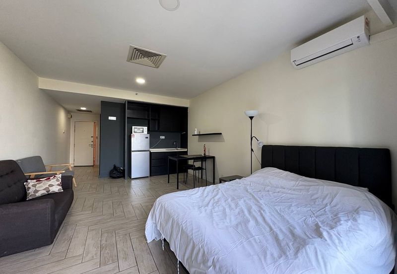 Crown Tower @ Empire City