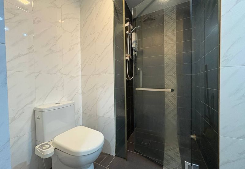 Crown Tower @ Empire City