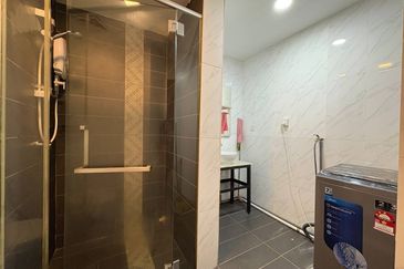 Crown Tower @ Empire City