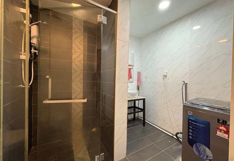 Crown Tower @ Empire City