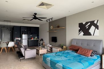 Crown Tower @ Empire City