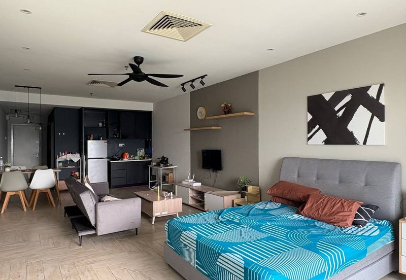 Crown Tower @ Empire City