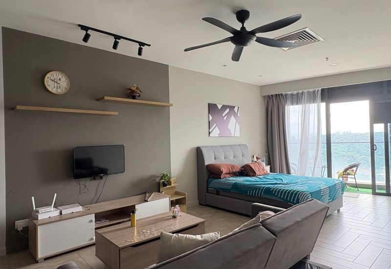 Crown Tower @ Empire City