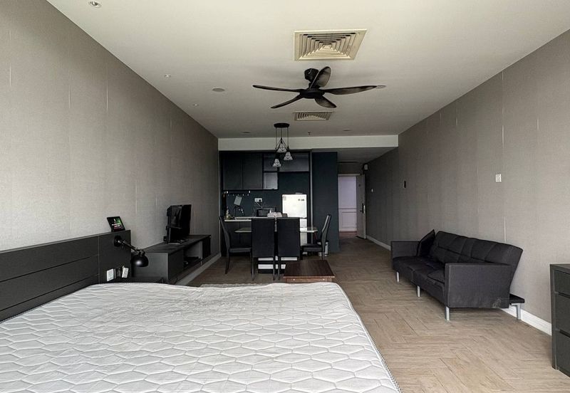 Crown Tower @ Empire City