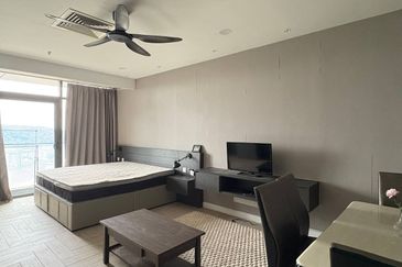 Crown Tower @ Empire City