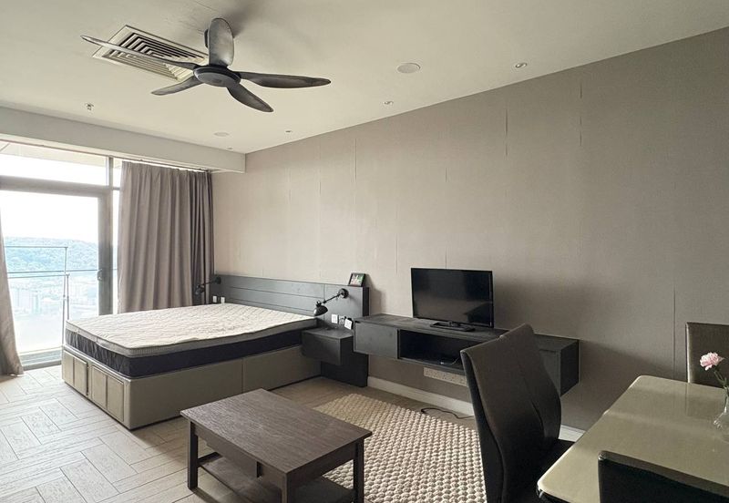 Crown Tower @ Empire City