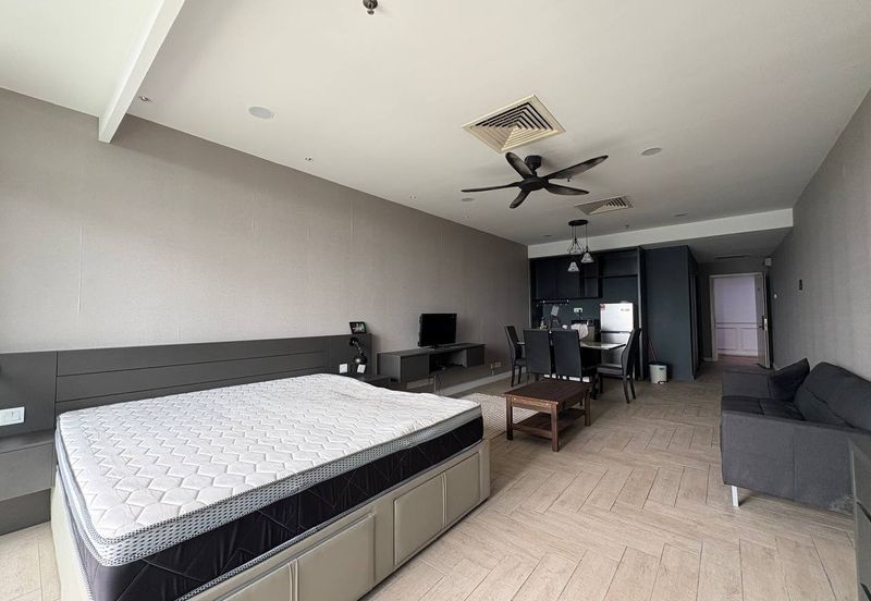 Crown Tower @ Empire City