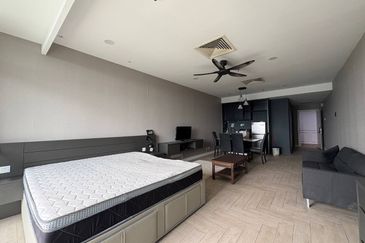 Crown Tower @ Empire City