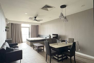 Crown Tower @ Empire City