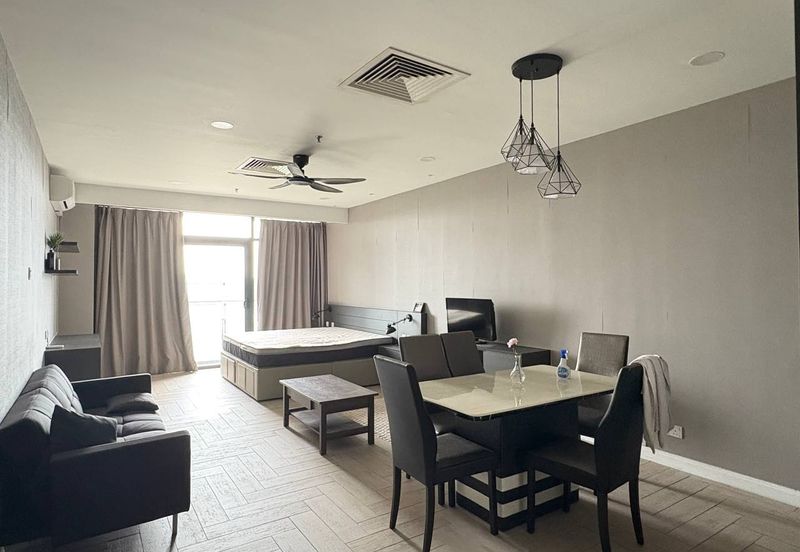 Crown Tower @ Empire City