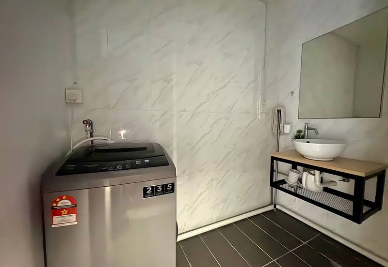 Crown Tower @ Empire City