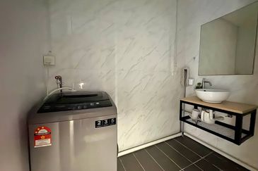 Crown Tower @ Empire City