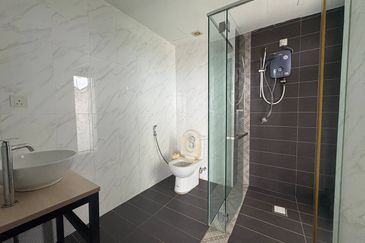 Crown Tower @ Empire City