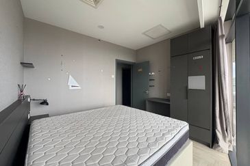 Crown Tower @ Empire City