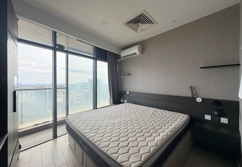 Crown Tower @ Empire City