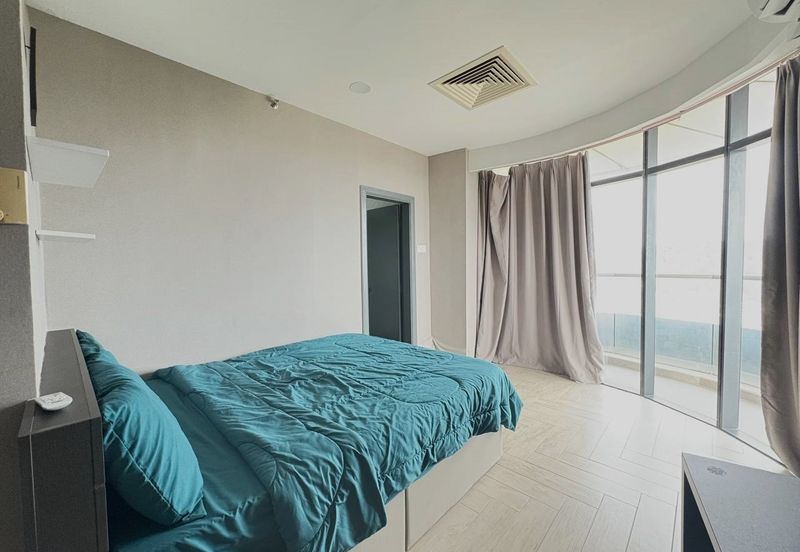 Crown Tower @ Empire City