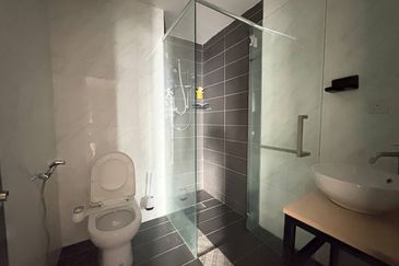 Crown Tower @ Empire City