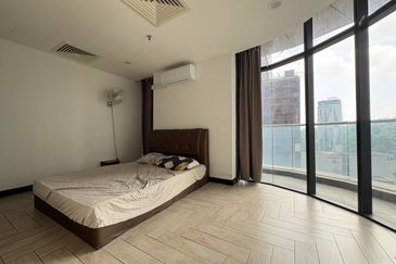 Crown Tower @ Empire City