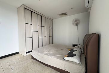 Crown Tower @ Empire City