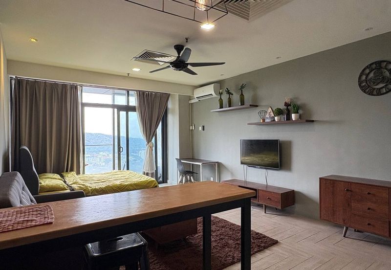 Crown Tower @ Empire City