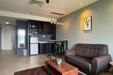 Crown Tower @ Empire City