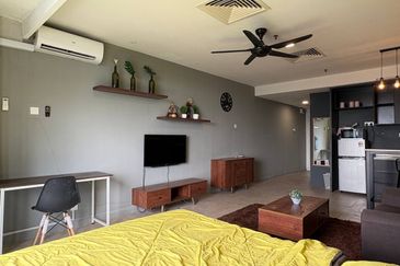 Crown Tower @ Empire City