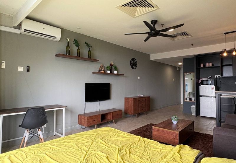 Crown Tower @ Empire City