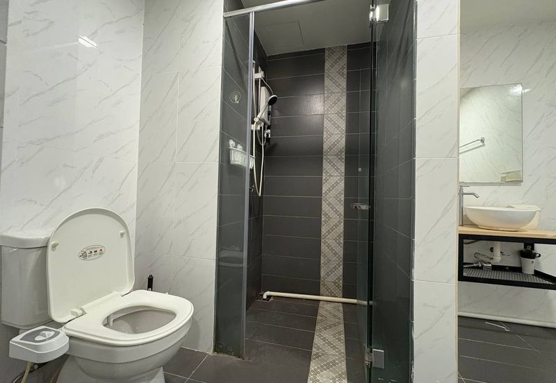 Crown Tower @ Empire City