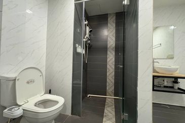 Crown Tower @ Empire City