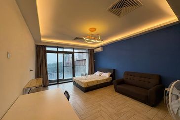 Crown Tower @ Empire City