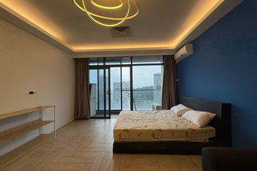 Crown Tower @ Empire City