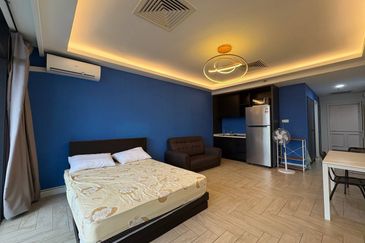 Crown Tower @ Empire City