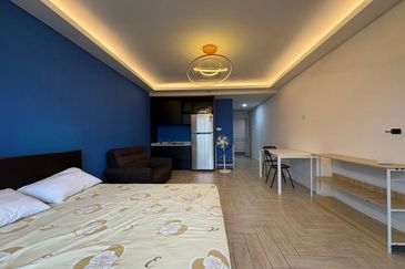 Crown Tower @ Empire City