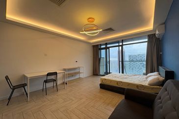 Crown Tower @ Empire City