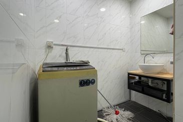 Crown Tower @ Empire City